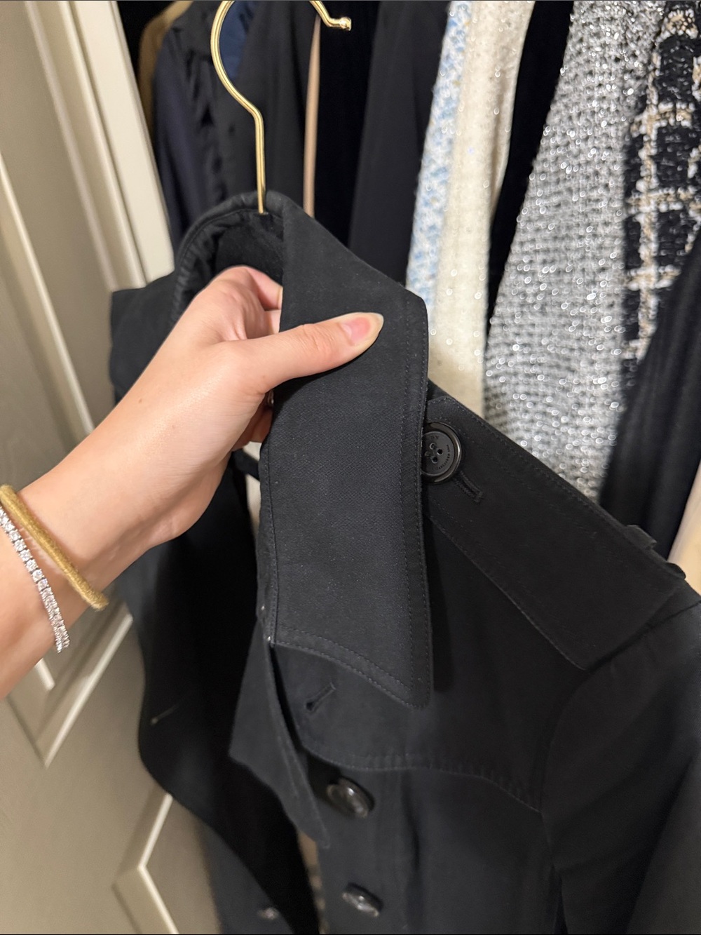 Burberry Black Double-Breasted Trench with Classic Check Lining - Picture 5 of 7